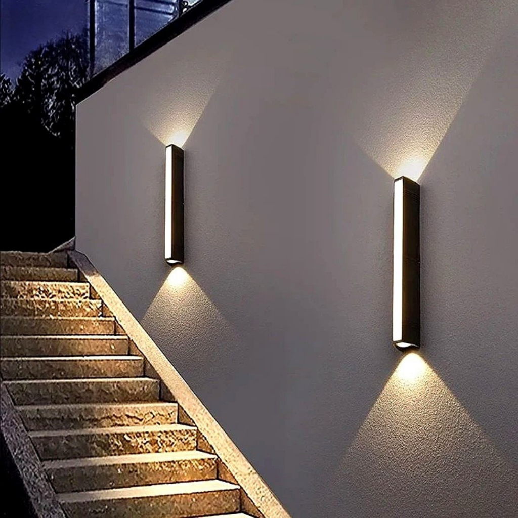 Modern Waterproof Outdoor Wall Light – Black Aluminum LED Sconce for Garden and Porch, IP65 Rated
