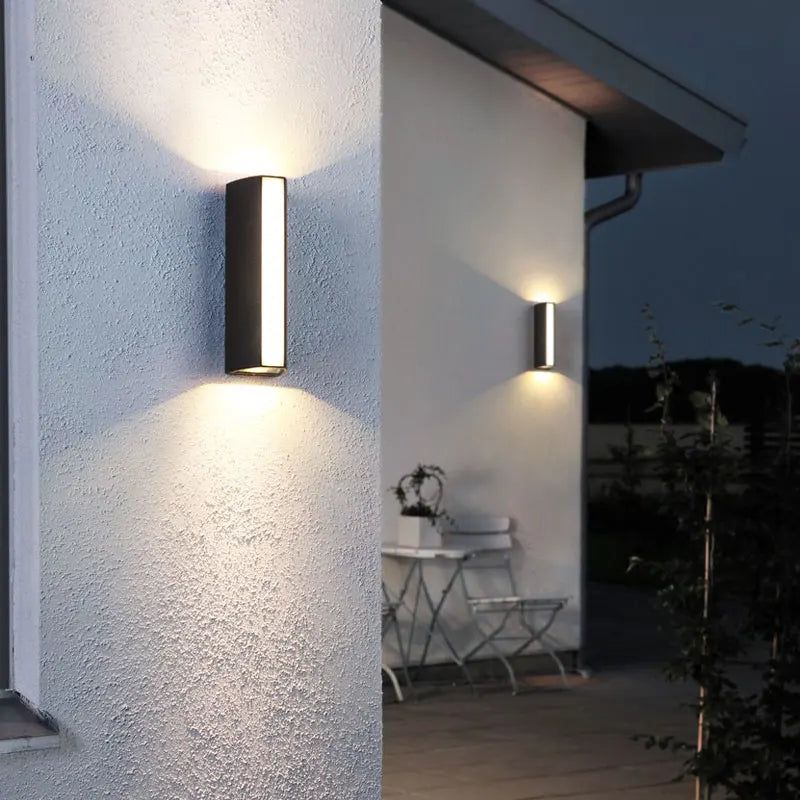 Modern Waterproof Outdoor Wall Light – Black Aluminum LED Sconce for Garden and Porch, IP65 Rated 1
